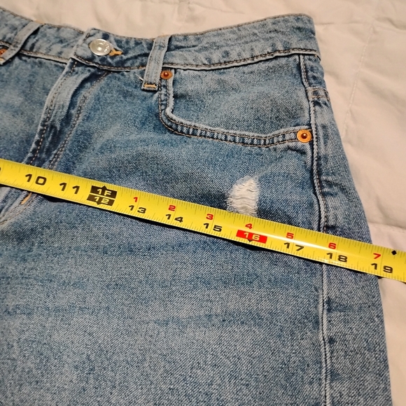 Divided | Womans Blue Jean Distressed Shorts - Picture 5 of 9